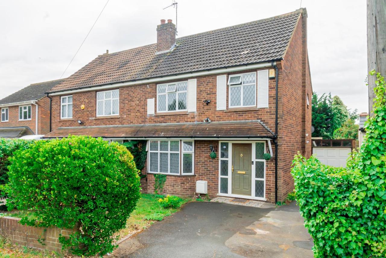 Stunning Place, Close To Windsor & Heathrow & Private Parking Burnham  Luaran gambar