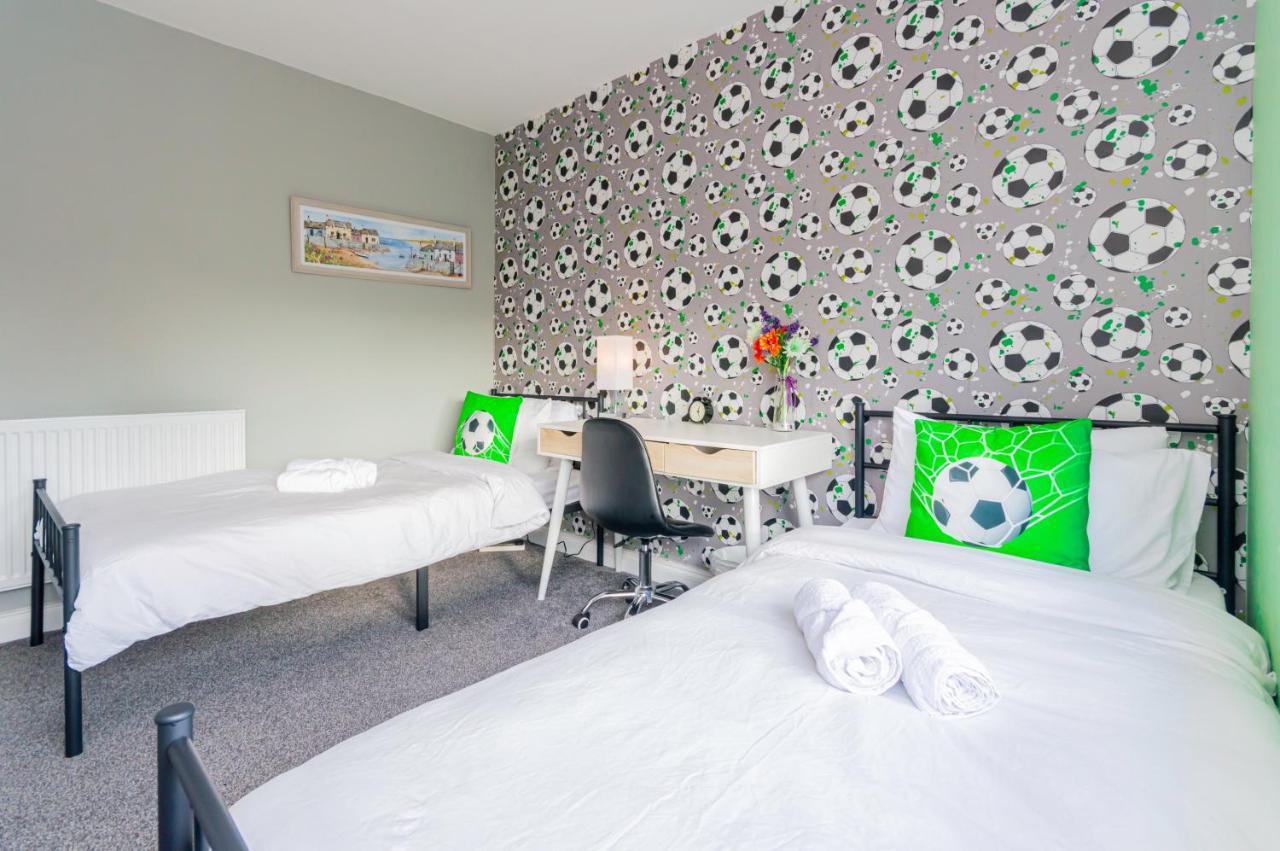 Stunning Place, Close To Windsor & Heathrow & Private Parking Burnham  Luaran gambar