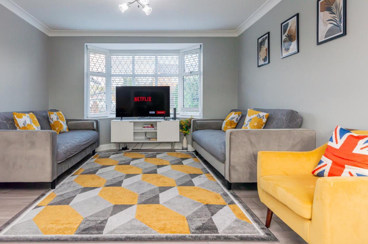 Stunning Place, Close To Windsor & Heathrow & Private Parking Burnham  Luaran gambar