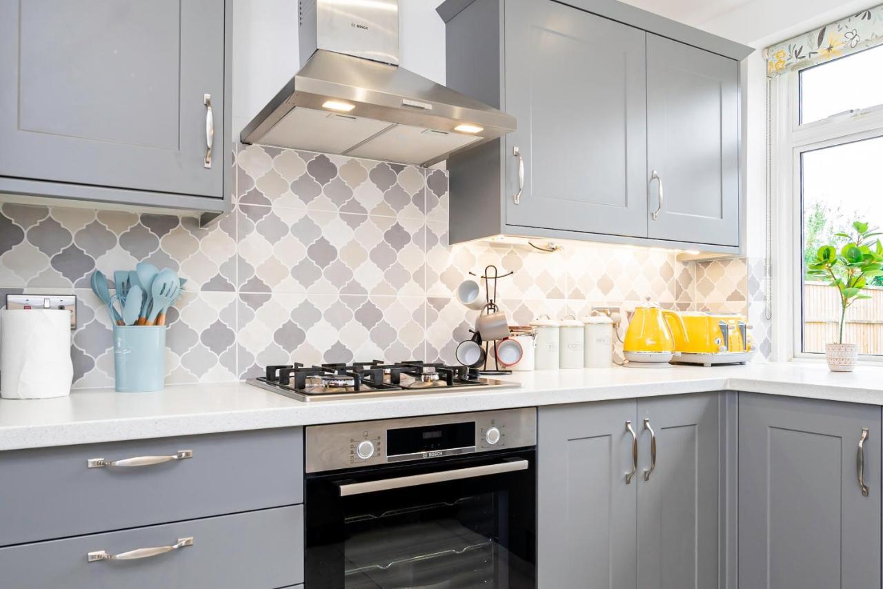 Stunning Place, Close To Windsor & Heathrow & Private Parking Burnham  Luaran gambar