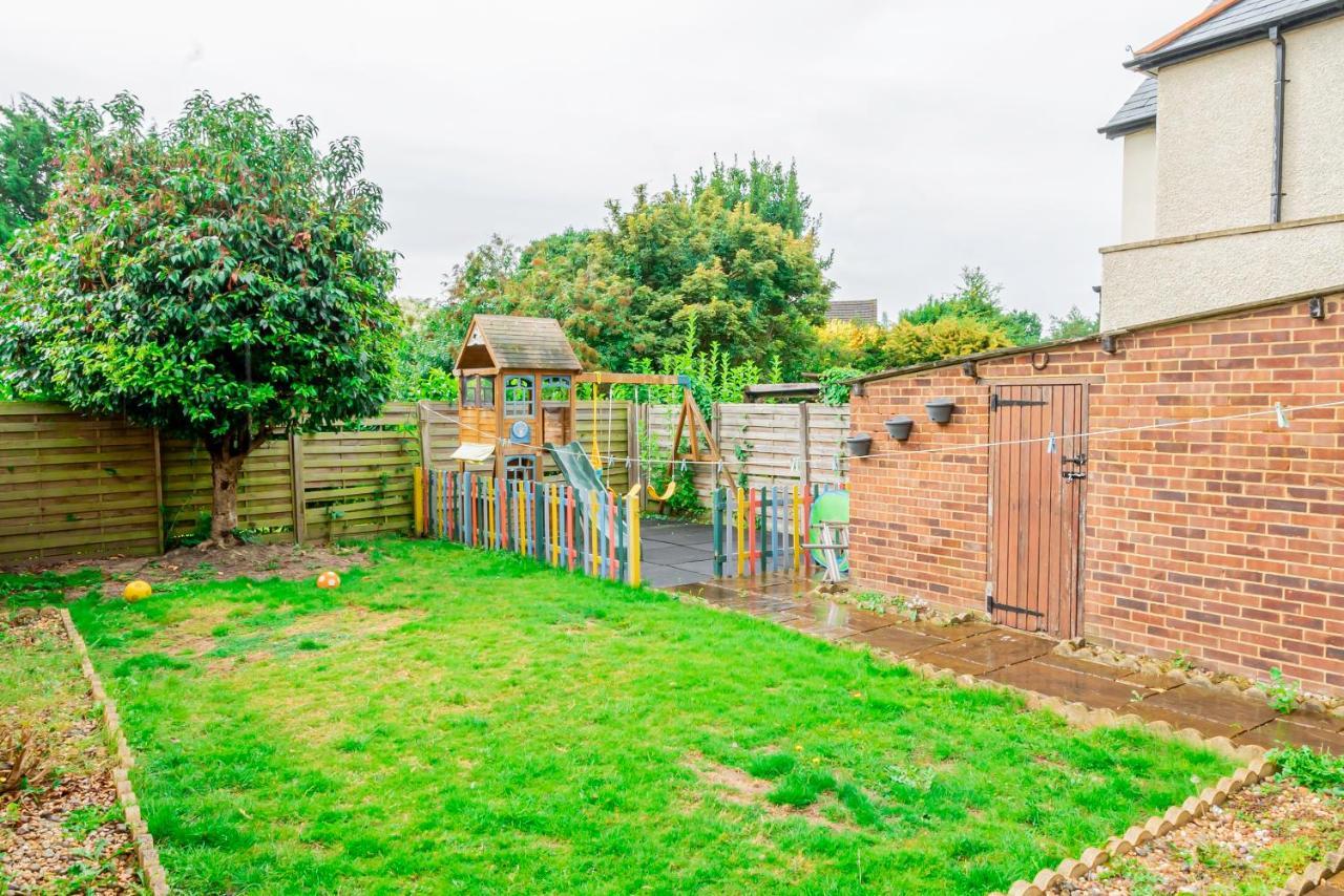 Stunning Place, Close To Windsor & Heathrow & Private Parking Burnham  Luaran gambar