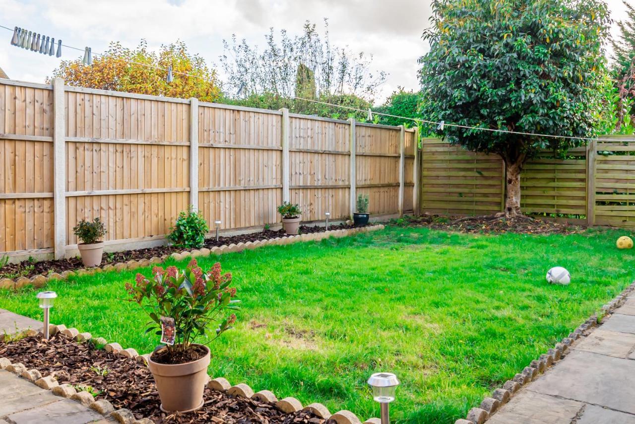 Stunning Place, Close To Windsor & Heathrow & Private Parking Burnham  Luaran gambar