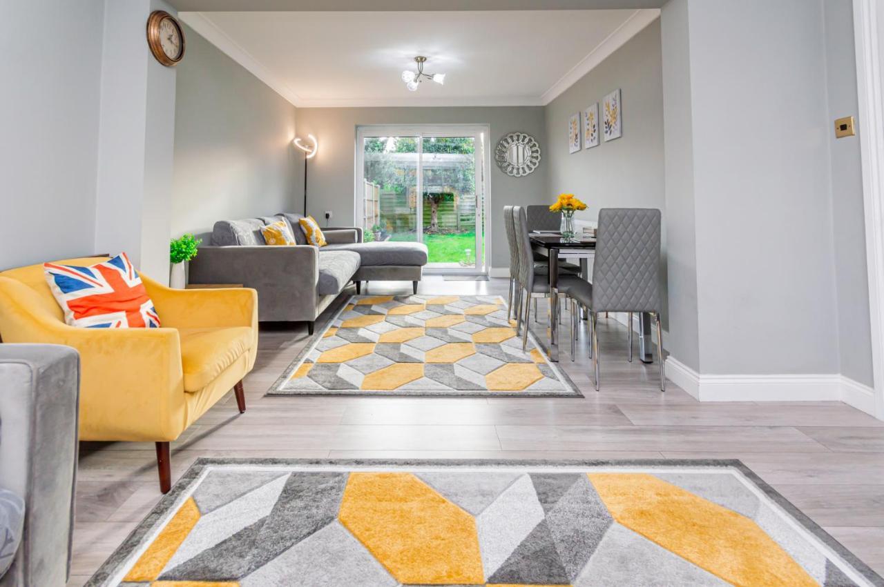 Stunning Place, Close To Windsor & Heathrow & Private Parking Burnham  Luaran gambar