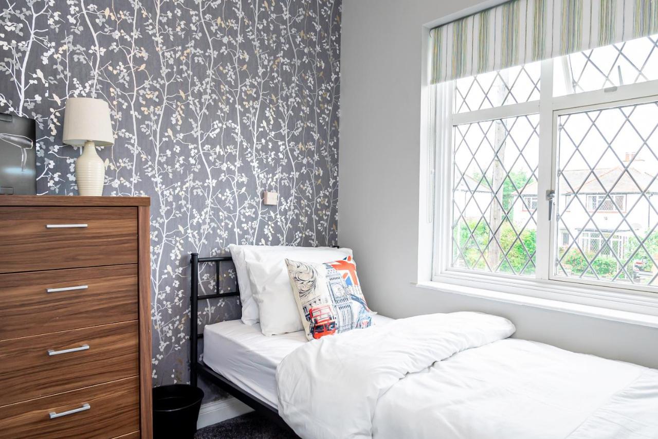 Stunning Place, Close To Windsor & Heathrow & Private Parking Burnham  Luaran gambar
