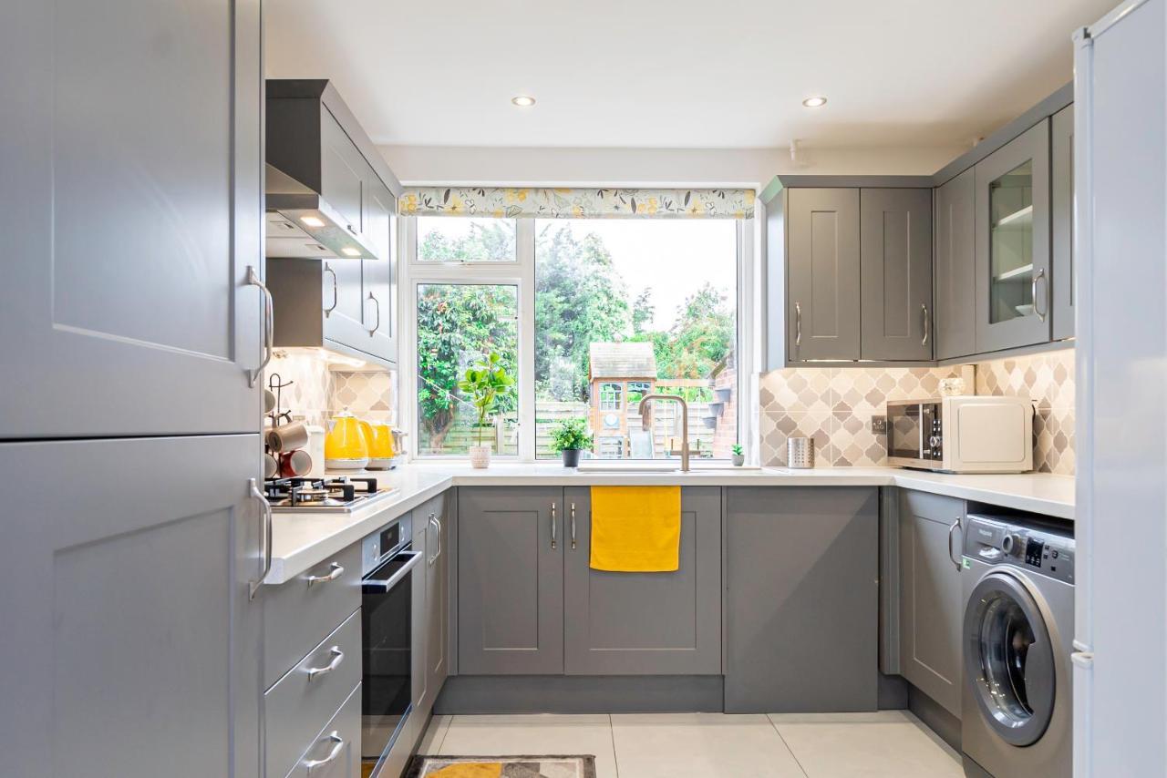 Stunning Place, Close To Windsor & Heathrow & Private Parking Burnham  Luaran gambar