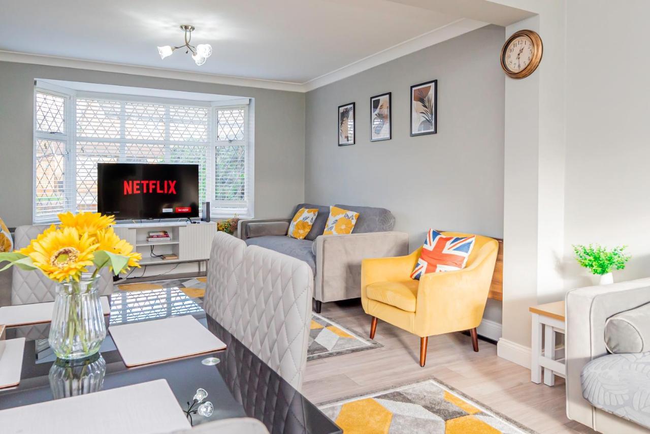 Stunning Place, Close To Windsor & Heathrow & Private Parking Burnham  Luaran gambar