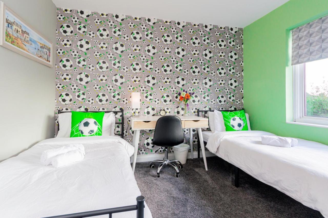 Stunning Place, Close To Windsor & Heathrow & Private Parking Burnham  Luaran gambar